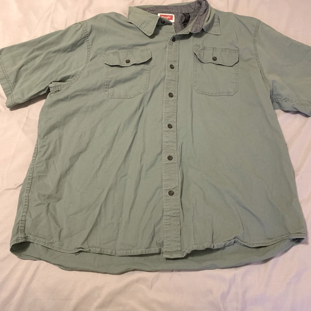 Mens 2 XL green casual button down shirt